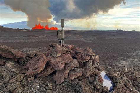 Webcams from the eruption site